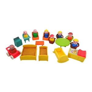 Vintage Fisher Price Little People And Accessories Pre-Owned