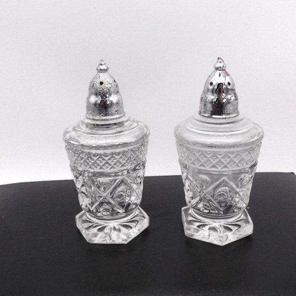 Vintage Clear Cut Glass Salt and Pepper Shakers Pre-Owned