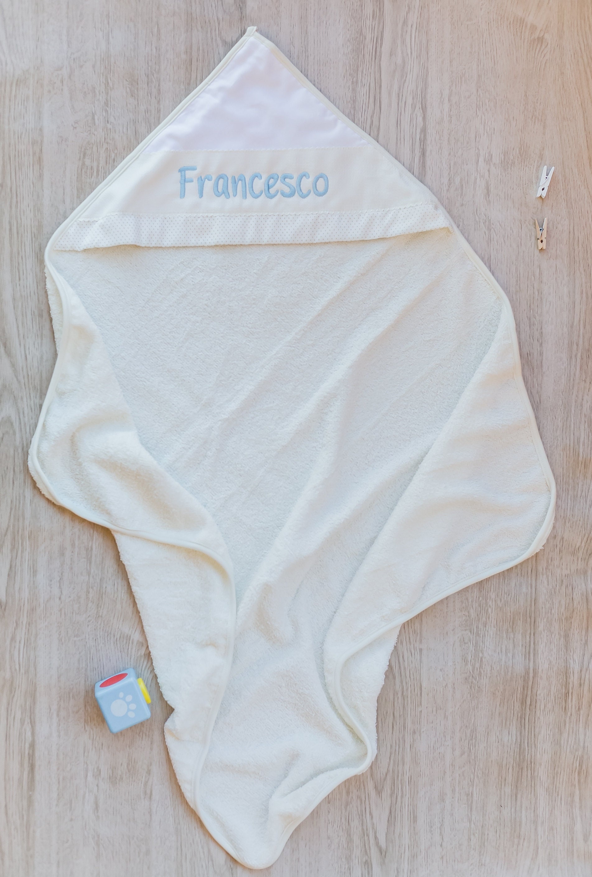 Accappatoio Personalizzato Per Neonato Con Nome - Triangolo Con Cappuccio 70x70 Cm, Spugna Morbida Made In Italy - Foto 8