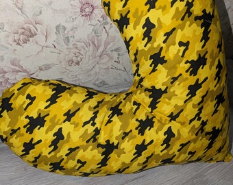 Herzkissen, Unterarmkissen, Brustkissen Camouflage auf gelb ca. 37 x 35 cm