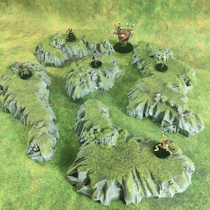 Colinas gramadas pintadas espalham terreno para Dungeons & Dragons, jogos de guerra, Warhammer Age of Sigmar, RPGs de mesa