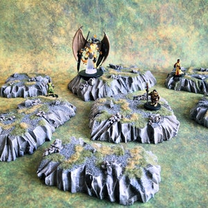 Terreno sparso di Rocky Hills per wargame / Terreno per wargame / Mappa di battaglia 3D di Dungeons and Dragons / Terreno dipinto di DnD / Formazioni rocciose da tavolo