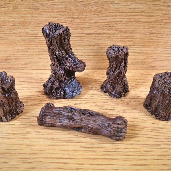 Souches d'arbre peintes du MDN | Troncs d'arbres miniatures | Dungeons And Dragons Scatter Terrain | Accessoires de jeux fantastiques TTRPG | Terrain de jeu 5e