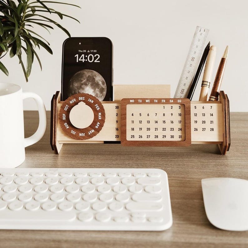 Custom Wood Desk Calendar End of Year Corporate Gift for Clients ...