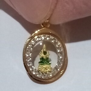Mały wisiorek Budda Buddyjska biżuteria Wysokiej Jakości Prawdziwy 18k złoty Budda urok Azjatycki amulet przynoszący szczęście święty amulet święta biżuteria