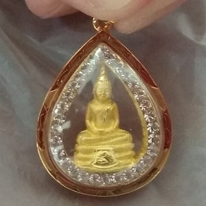 Mały wisiorek Buddy na naszyjnik 18k złoto ręcznie mały tajski buddyjski amulet prawdziwe złoto duchowa biżuteria dla mężczyzn i kobiet błogosławiona przez tajskiego mnicha