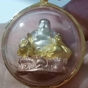 18K Gold Happy Buddha Anhänger - spiritueller Schmuck für Halskette, Meditation, Reichtum, Freude und Achtsamkeit Lachender Buddha Anhänger - Yoga Geschenke