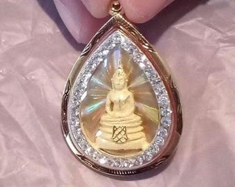 18K Gold Seated Buddha Amulet Pendant: Thai Handmade Peace Charm