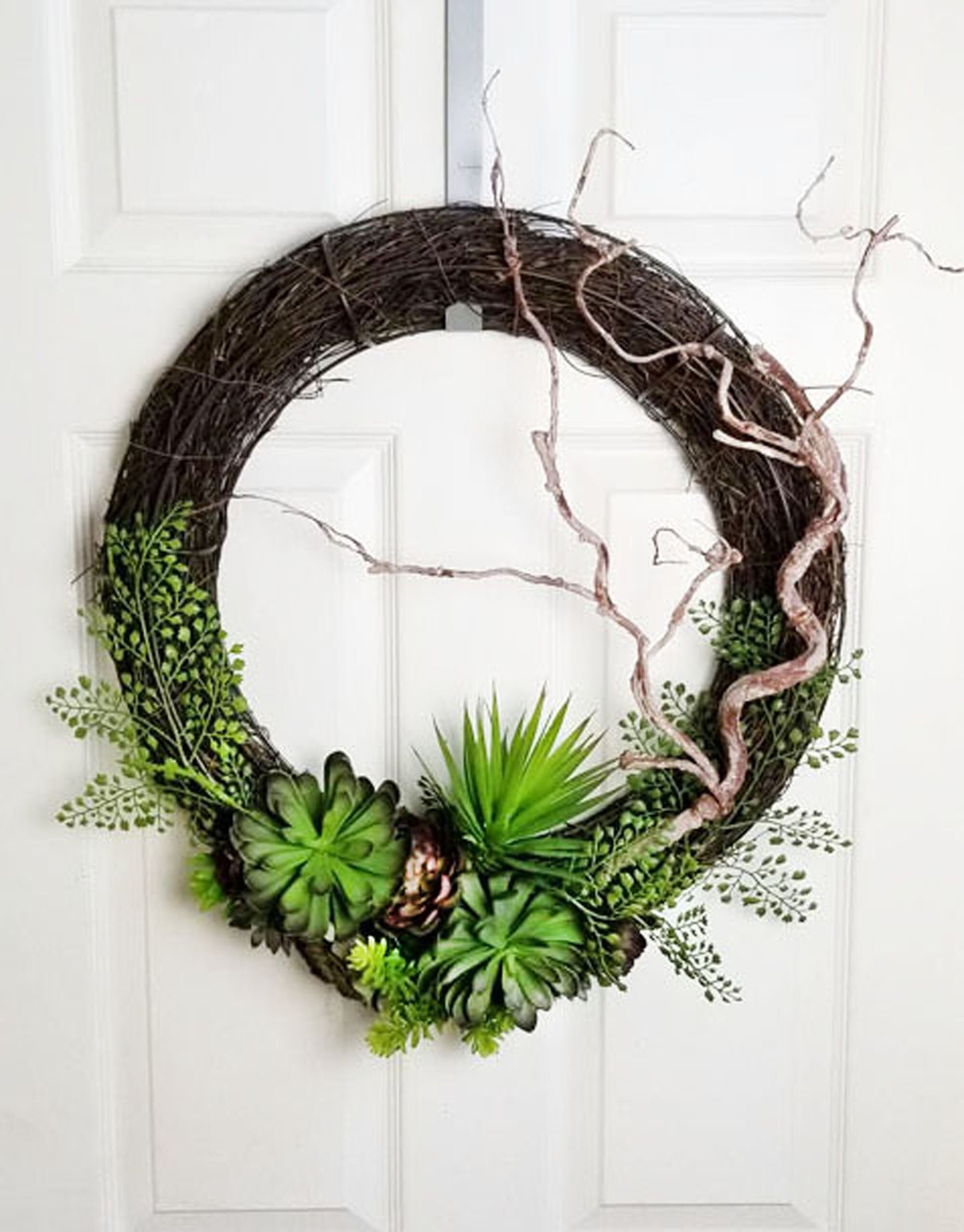 26 Indoor Wreath Decorating Ideas You'll Wanna Steal - Making Manzanita