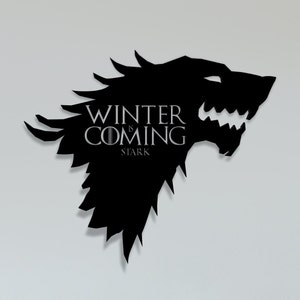 Könnte beinhalten: Schwarze Silhouette eines Direwolf-Kopfes mit den Worten "Winter is Coming" und "Stark" darunter.