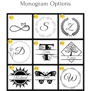 Peut inclure: Neuf options de monogrammes diff&eacute;rentes sont pr&eacute;sent&eacute;es en noir et blanc. Les options comprennent un symbole de c&oelig;ur et d'infini, une couronne avec une lettre S, une couronne avec une lettre Z, une fleur et une lettre D, une lettre T avec le nom Talia, un arbre avec le nom Emma, un soleil avec le nom Richard, un papillon avec le nom Julia et une couronne avec une lettre W.
