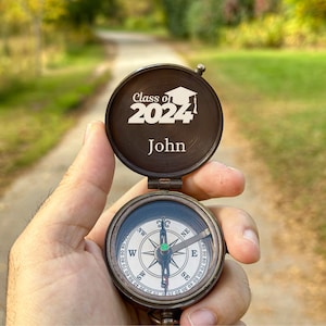 Cadeau de remise des diplômes personnalisé, cadeau pour fils, promotion 2024, cadeau de remise des diplômes pour lui, boussole personnalisée, boussole à graver, remise des diplômes de doctorat