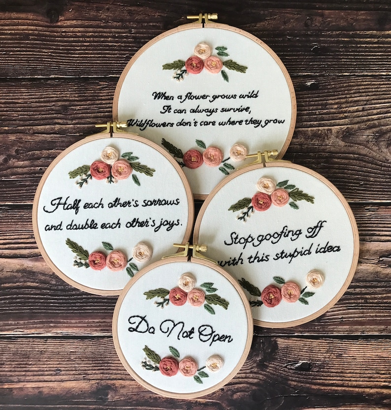 Custom Embroidery Hoop Art, Personalized Wall Decor, Hand Embroidered Flower Wreath, Floral Embroidery Hoop,Custom Name Embroidery image 4