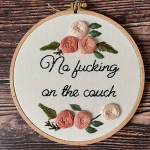 Custom Embroidery Hoop Art, Personalized Wall Decor, Hand Embroidered Flower Wreath, Floral Embroidery Hoop,Custom Name Embroidery image 3