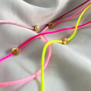 Satin Armband mit Smiley • Filigranes Armband •  Freundschaftsarmband • Wichtelgeschenk • Geschenkidee • JGA
