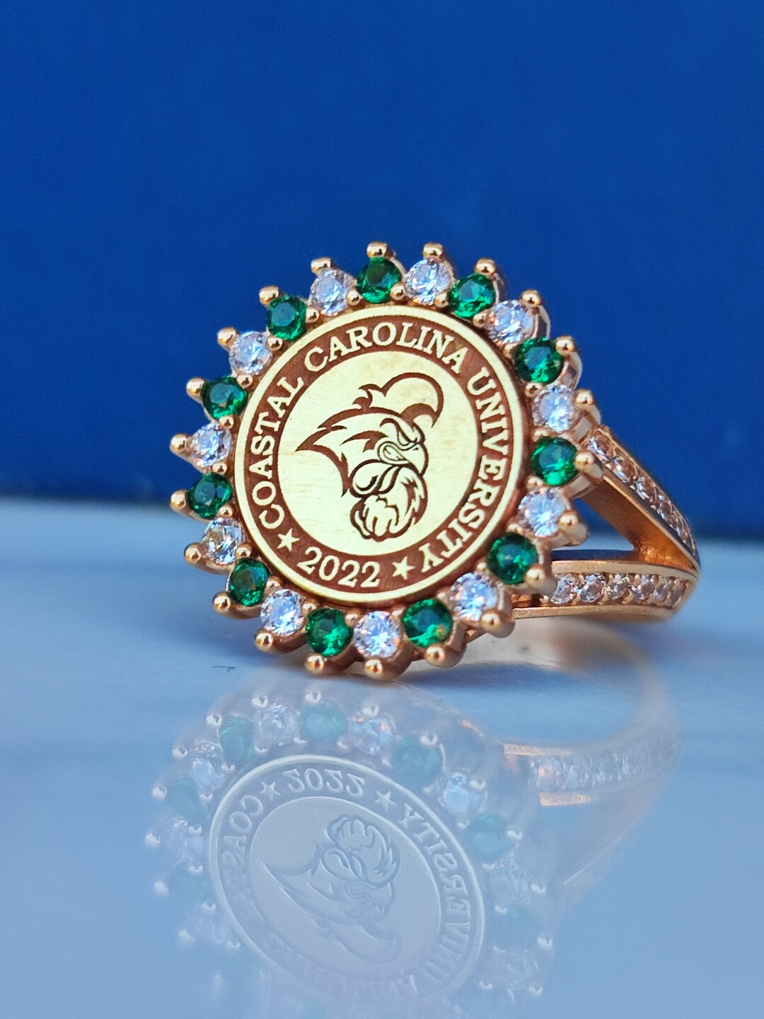 18K Gold Women’s Graduation Ring With Unique Gemstone Design, Elegant ...