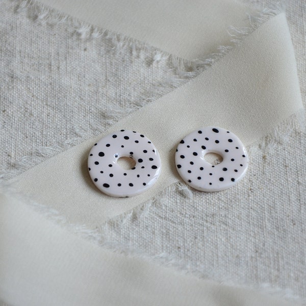 Pünktchen, Dotted, Polymerclay earrings, black and white, schwarz weiss