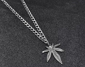 placcata in oro 18 K per uomo Collana con ciondolo a forma di foglia di marijuana placcata in oro 18 K per uomo Collana con ciondolo a forma di foglia di marijuana
