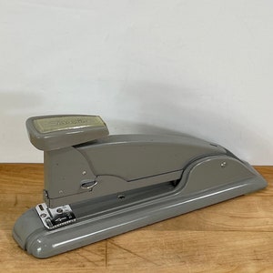 Working Grey Swingline Number 4 Speed Stapler, Metal Stapler, Made in Long Island City, NY, USA,  Vintage Standard Size Stapler