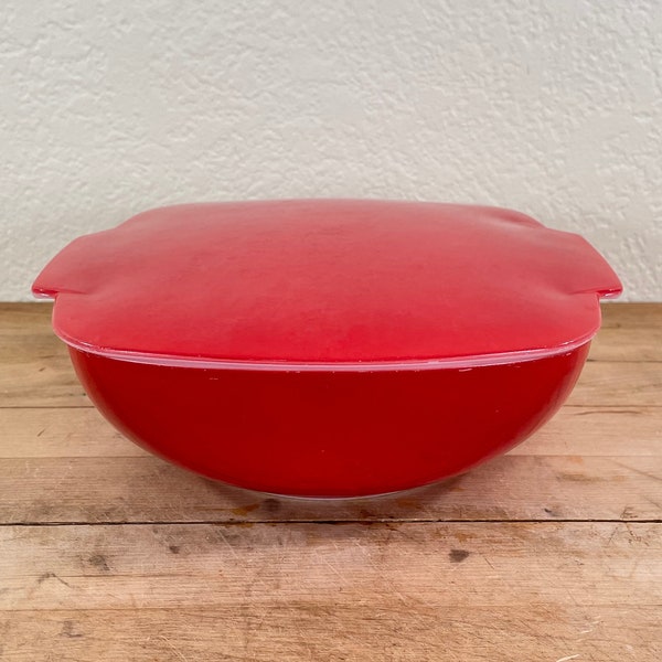 Pyrex Red 515 Covered Hostess Dish; 1 1/2 Quart Square Hostess Dish Red Enamel on Opalware Glass with Lid