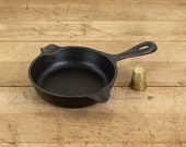 Vintage Cast Iron WagnerWare 1050 O Frying Pan Skillet Ashtray