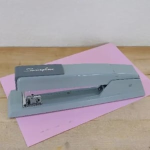 Gray 747 Metal and Plastic Stapler by Swingline, Manual Desk Top Stapler, Takes Standard Size Staples