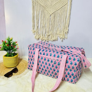 Rosa handgemachte Baumwoll-Block-Print Seesack, Einkaufstasche, Reisetasche, Gym oder Yoga Tasche, Große Gesteppte Weekender Reisetasche Für den täglichen Gebrauch