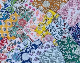 Retazos de tela de algodón estampados a mano: Paquete de retazos para acolchado, paquetes de retazos de tela hechos a mano en la India, paquete de 50 retazos de tela reutilizables.