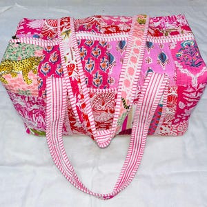 Großer Baumwoll-Seesack für Damen | Handgemachte gesteppte Weekender-Tasche | Florale Wochenendtasche| große Kulturtasche| Reisetasche, Geschenk für Mädchen