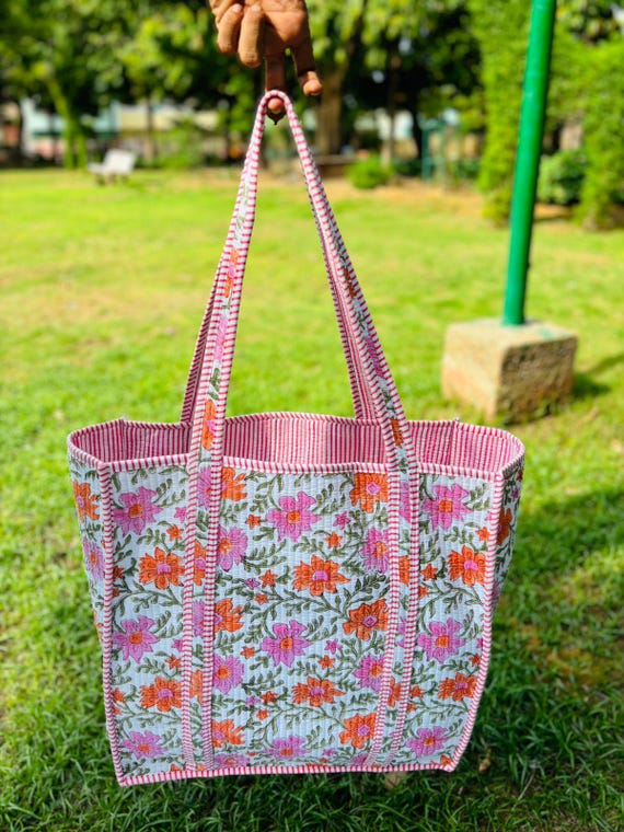 HOLIDAY / ホリデイ FLOWER QUILTING BIG BAG Large Cotton Weekend Tote Bags | Quilted Fabric Women's
