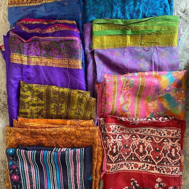 Wholesale Lot Indian Recycled Silk Sari Square Pack Craft Vintage Sari Fabric remnants scrap Bundle Quilting Smaller Cuts,Journal Project