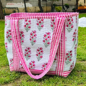 Handmade Quilted Large Beach Bag Vintage Style Cotton Floral Travel Weekend Shoulder Bag Oversized Carry All Shopping Tote Bag For Women