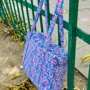 Sacs à main vintage en coton matelassés Sacs à provisions indiens faits main à imprimé floral | Sac bébé | Sac de sport Sacs de voyage Cadeaux pour demoiselles d'honneur