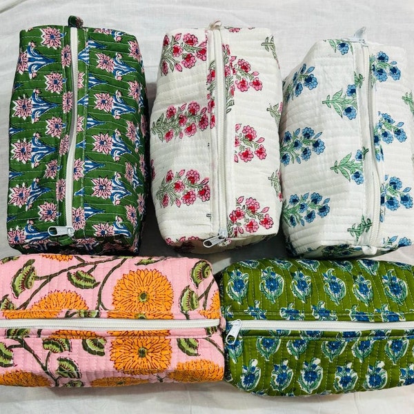 Grande trousse de toilette en coton matelassé et imprimé blocs | Cadeau idéal | Fait main | Trousse de toilette | Accessoire de voyage pour sac à cosmétiques imprimé bloc