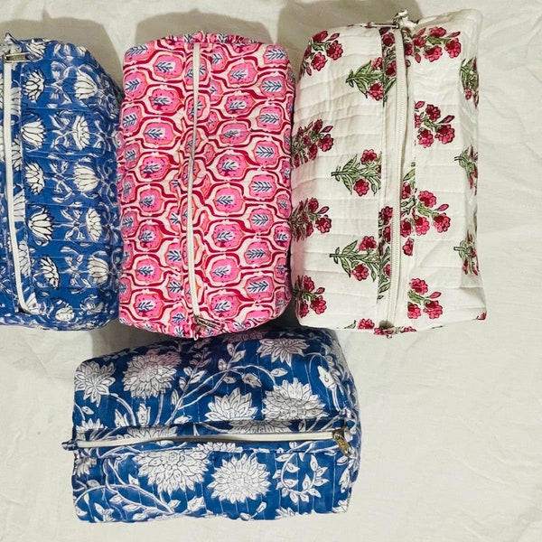 Boho Cosmetic MakeUp Bag, Bohemian Quilted  Cotton Large Toiletry Bags Vintage Floral Prints Waterproof Travel Bag for Women Bridesmaid Gift