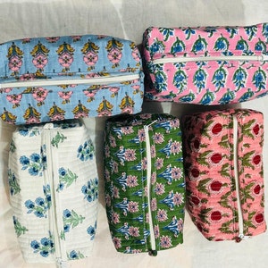Grande borsa da viaggio trapuntata in cotone con stampa a blocchi, regalo ideale, borsa da toilette fatta a mano, borsa per cosmetici, accessorio da viaggio con stampa a blocchi per le vacanze