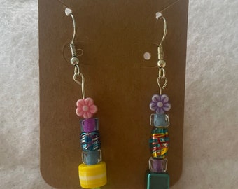 Pendientes inspirados en BTS Hope World