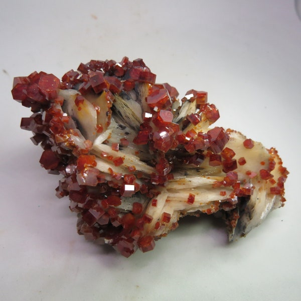 Vanadinite exceptional crystals on Baryte, Midelt, Morocco