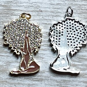 1 Black Woman Charm, Black Woman Praying Charm, Black Woman CZ Charm, Afro Girl Charm, 34mmx20mm, Black Girl Charm, Natural Hair Charm imagem 7