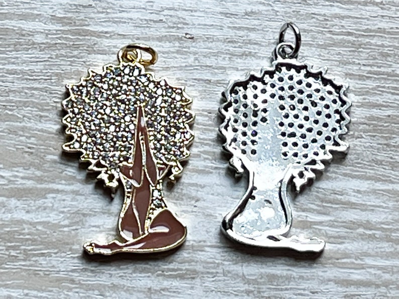 1 Black Woman Charm, Black Woman Praying Charm, Black Woman CZ Charm, Afro Girl Charm, 34mmx20mm, Black Girl Charm, Natural Hair Charm imagem 7