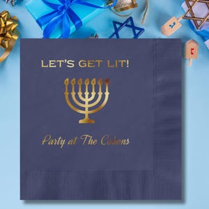 Tovaglioli personalizzati in lamina per Hanukkah, tovaglioli personalizzati per cocktail Hanukkah, tovaglioli Let's Get Lit, design Menorah, decorazioni per feste natalizie
