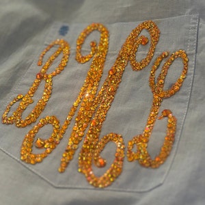 Individuell gestaltete Brautjungfern-Monogramm-Shirts