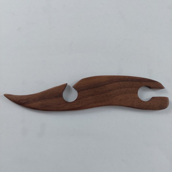 Shuttle for board weaving made of walnut wood in three versions, 4 mm thick, 15 cm long, weaving tool, nut