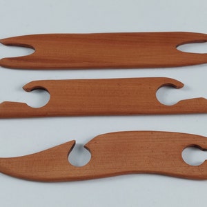 Navetta per tessitura a tavolette in legno di pero in tre versioni, spessore 4 mm, lunghezza 15 cm, attrezzo per tessitura, pero