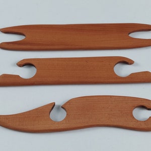 Shuttle for board weaving made of pear wood in three versions, 4 mm thick, 15 cm long, weaving tool, pear