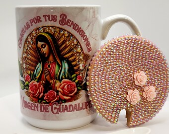 Taza de Nuestra Señora de Guadalupe: Tapa de bambú con diamantes de imitación y cuchara (15 oz)