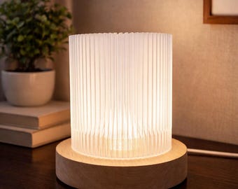 Ribbed PLA Table Lamp – Modern Wooden Base, Scandinavian Ambient Lighting
