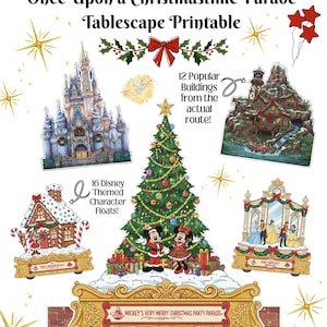 Puede incluir: Un mantel imprimible con el desfile navideño de Mickey. El diseño incluye 12 edificios populares, 16 carrozas de personajes temáticos de Disney, un árbol de Navidad y Mickey y Minnie Mouse. El texto dice "Mickey's Very Merry Christmas Party Parade."