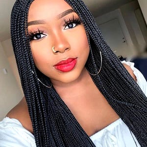 Flätade peruker för svarta kvinnor Handgjord flätad peruk: Kanekalon Conrow-flätor, peruk med spets framtill