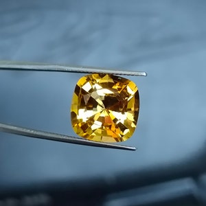 8 Cts natural Brazilian colour citrine12.5MM AAA Quality cushion Shape , old cut beautiful cutting for jewelry making